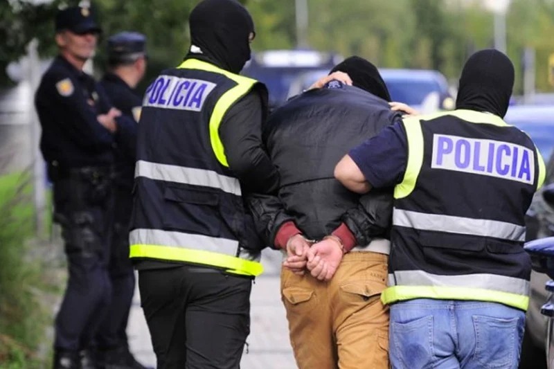 أمن إسبانيا يوقف 4 جزائريين لتورطهم في جرائم الاتجار بالبشر