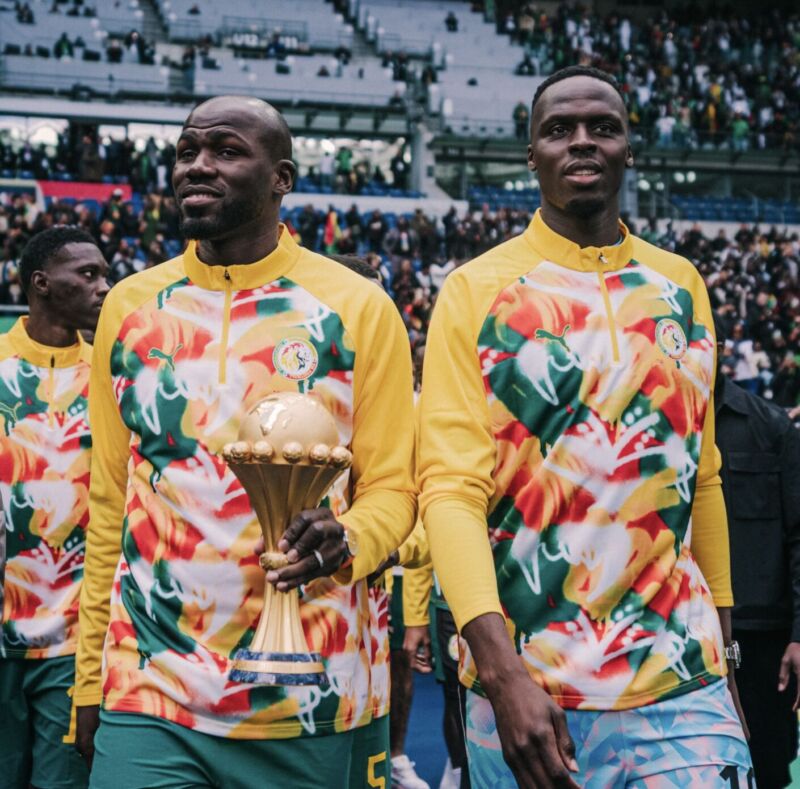 السنغال تتحدى “الكاف”: دورة شرفية بلقب “مجرد” وتصعيد صبياني قبل المونديال